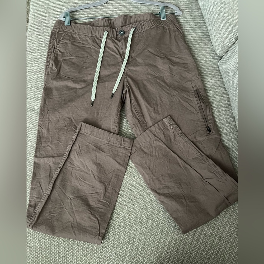 Vuori Ripstop Pants in taupe color size large